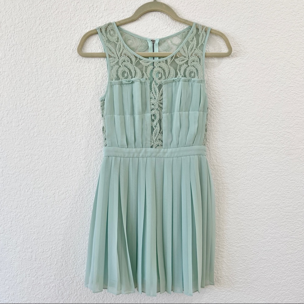 BCBGeneration Mint Green Lace Pleated Mini Dress - Picture 4 of 6
